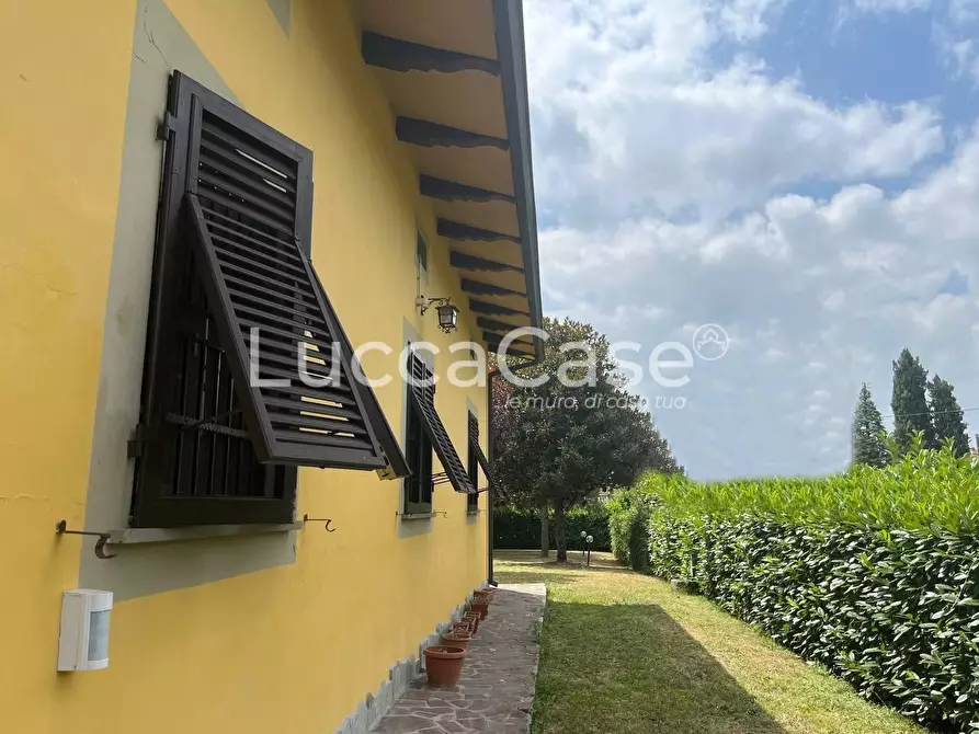 Immagine 5 di Villa in vendita  a Porcari