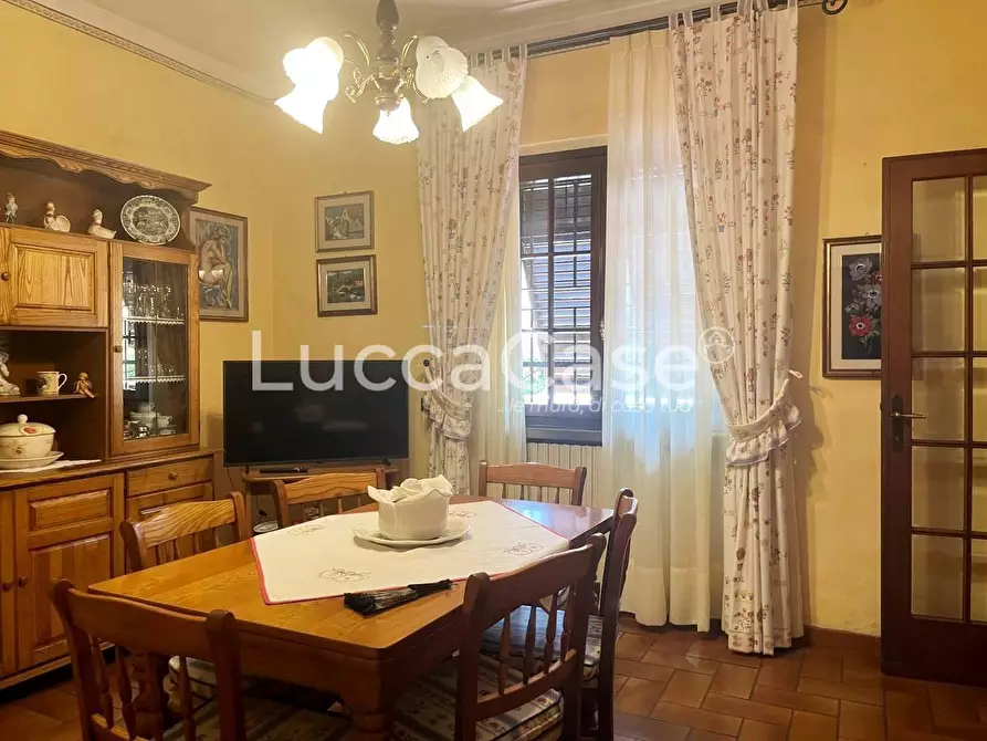 Immagine 11 di Villa in vendita  a Porcari