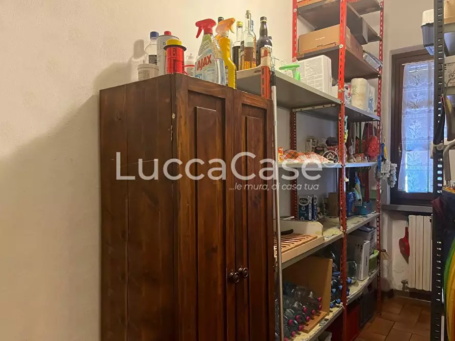 Immagine 18 di Villa in vendita  a Porcari