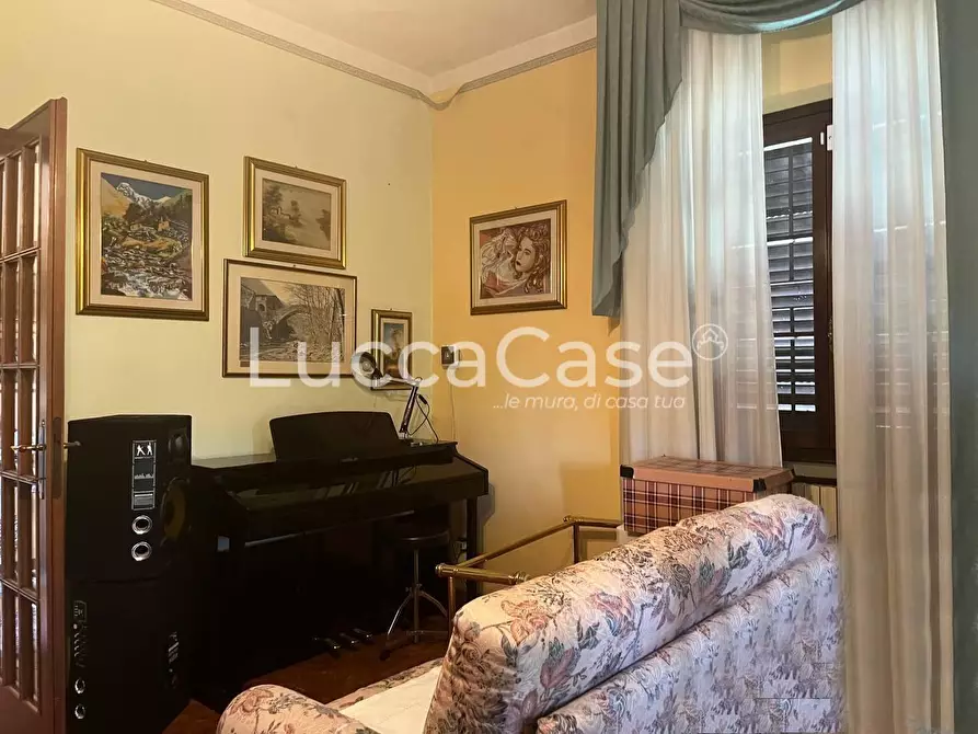 Immagine 10 di Villa in vendita  a Porcari