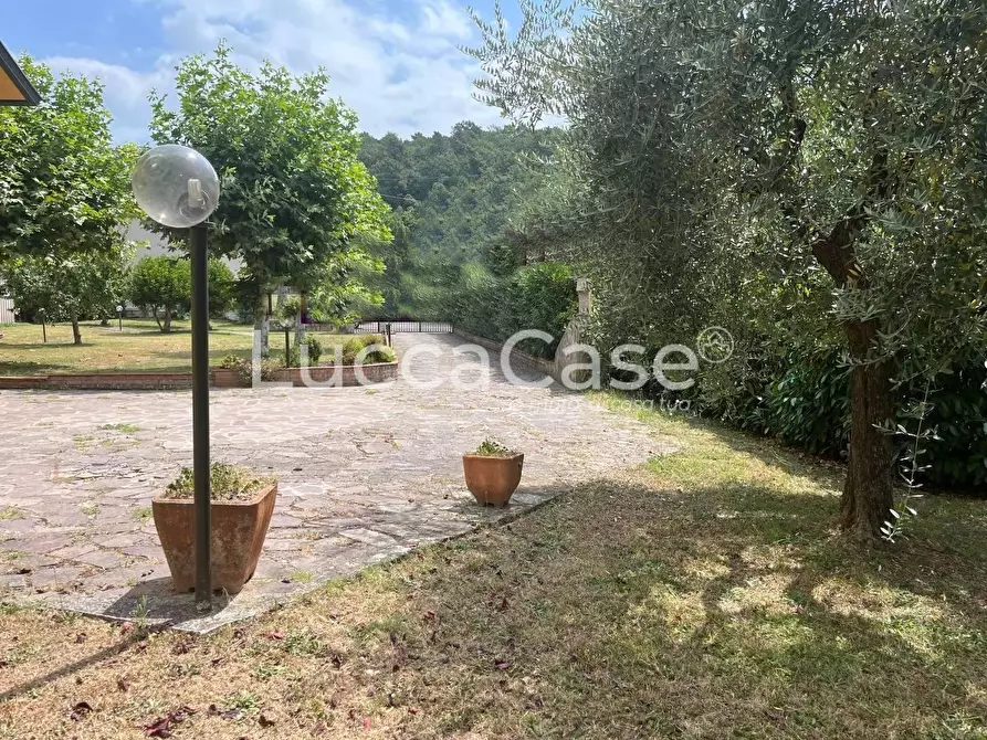 Immagine 2 di Villa in vendita  a Porcari