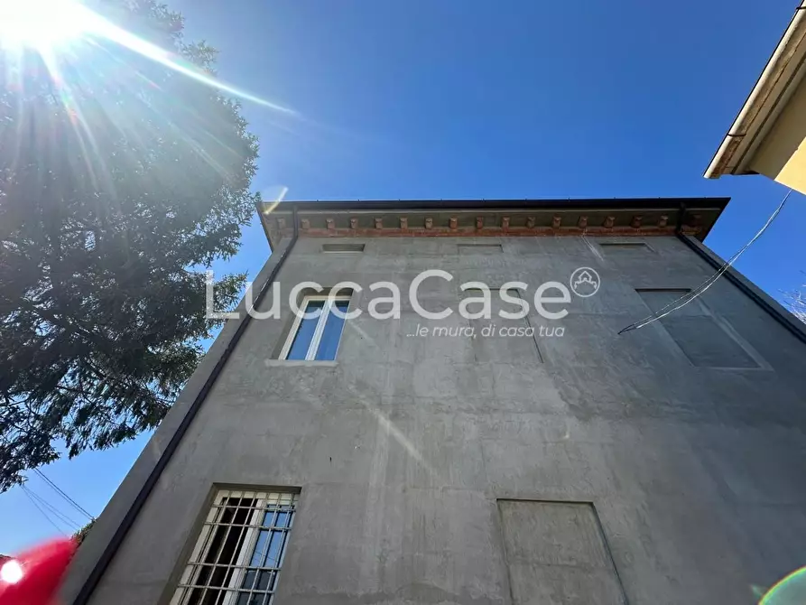 Immagine 30 di Villa in vendita  a Capannori