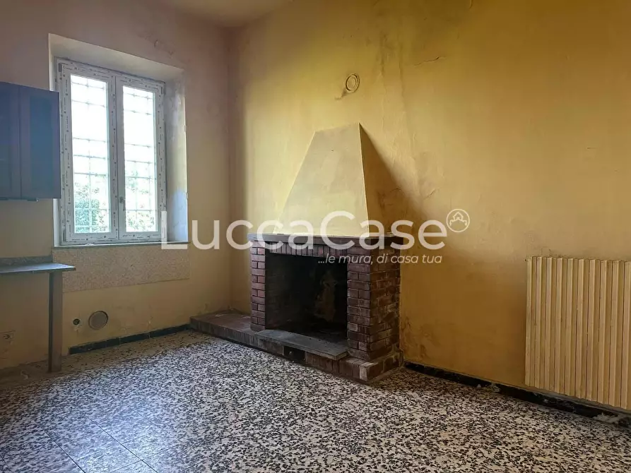 Immagine 9 di Villa in vendita  a Capannori