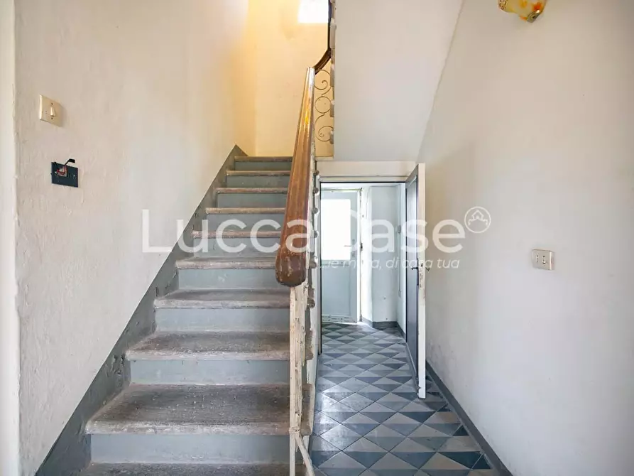 Immagine 16 di Villa in vendita  a Capannori