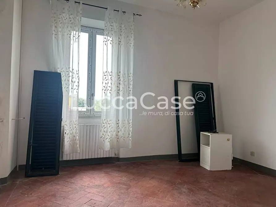 Immagine 33 di Villa in vendita  a Capannori