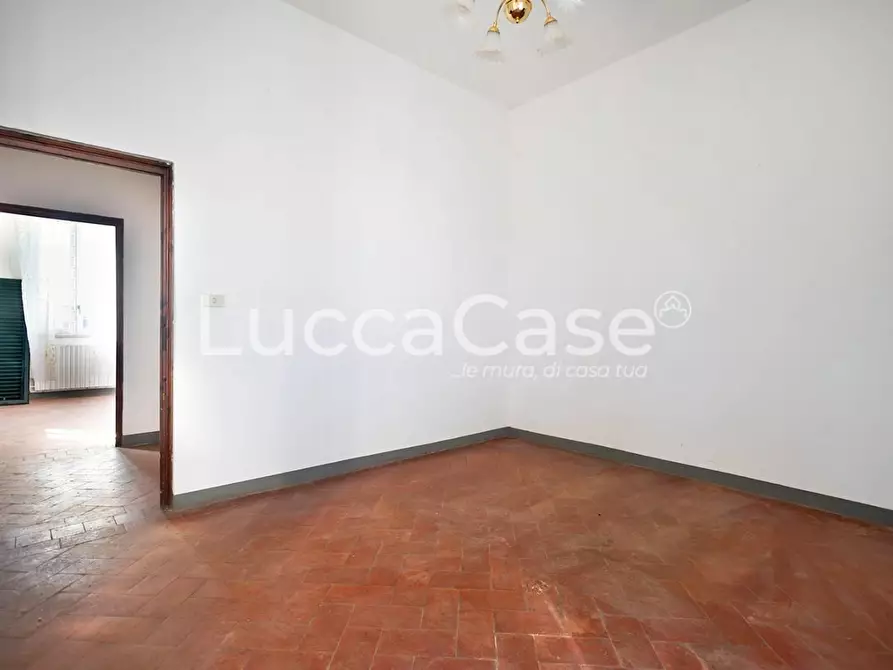 Immagine 23 di Villa in vendita  a Capannori