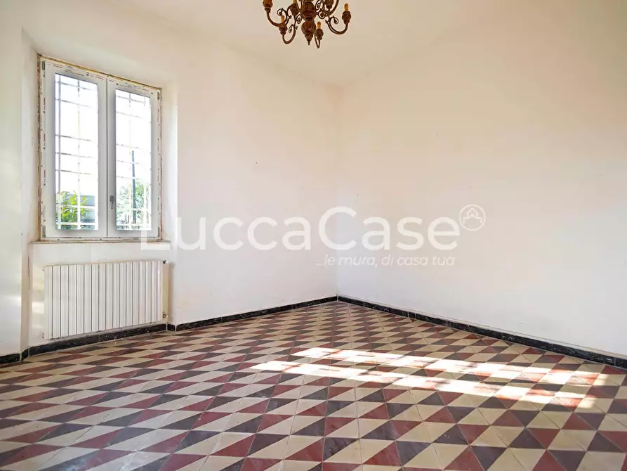 Immagine 14 di Villa in vendita  a Capannori