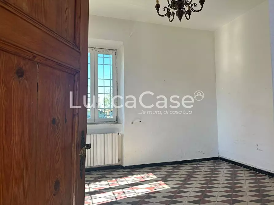 Immagine 6 di Villa in vendita  a Capannori