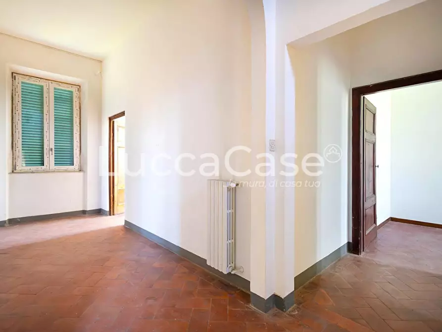 Immagine 18 di Villa in vendita  a Capannori