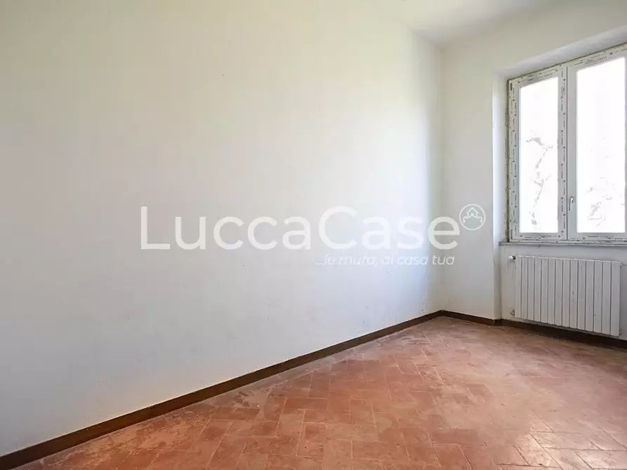 Immagine 25 di Villa in vendita  a Capannori