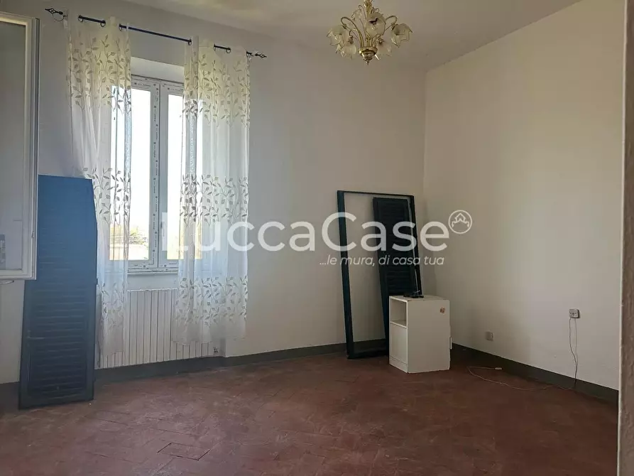 Immagine 20 di Villa in vendita  a Capannori