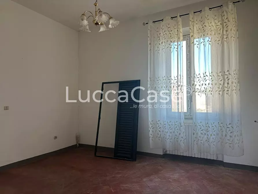 Immagine 21 di Villa in vendita  a Capannori