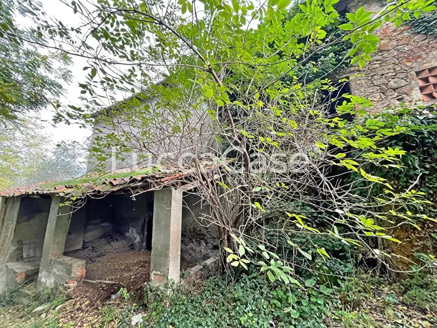 Immagine 12 di Rustico / casale in vendita  a Lucca
