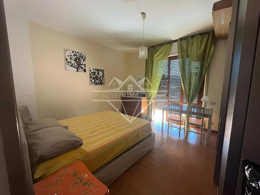 Immagine 6 di Casa bifamiliare in vendita  a Massa