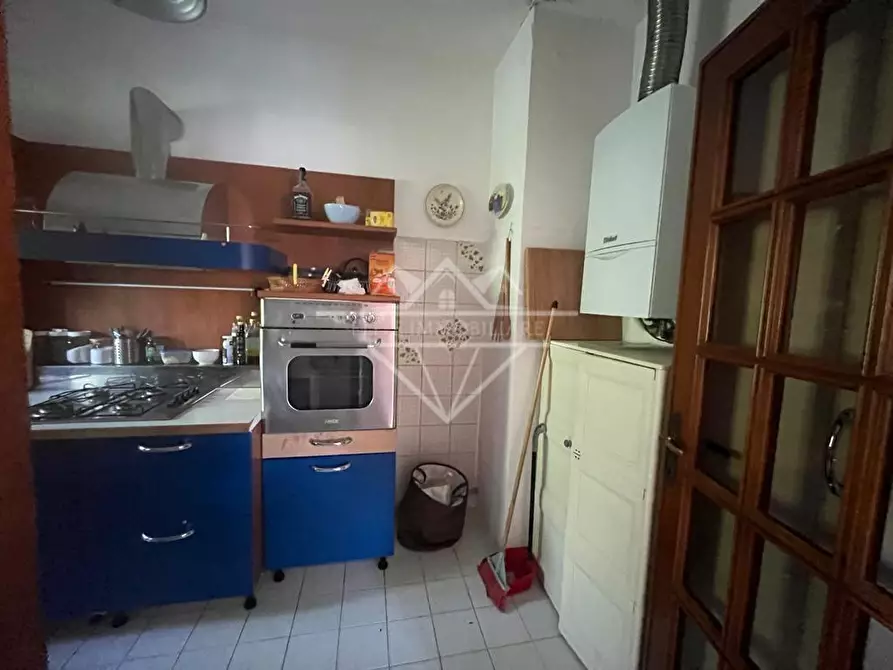 Immagine 3 di Casa bifamiliare in vendita  a Massa