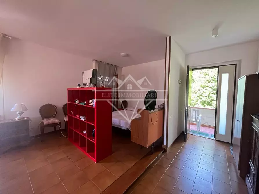 Immagine 5 di Casa bifamiliare in vendita  a Massa