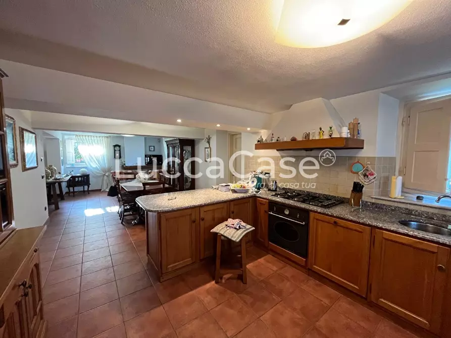 Immagine 22 di Villa in vendita  a Capannori