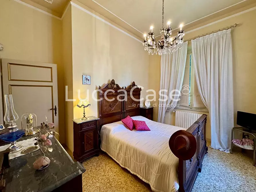 Immagine 17 di Villa in vendita  a Capannori