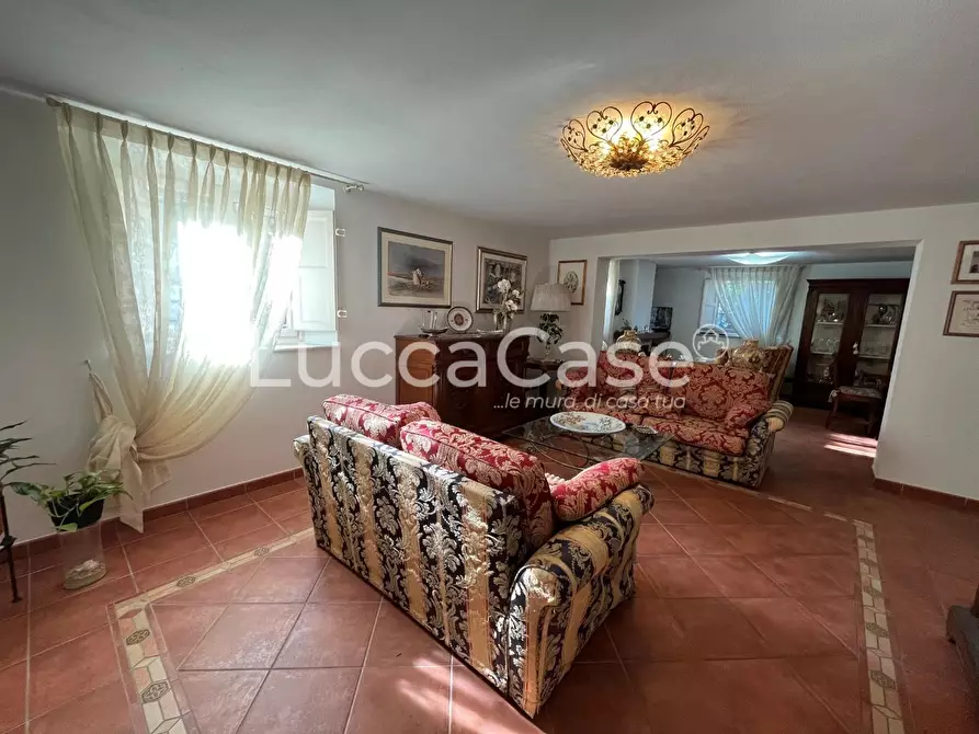 Immagine 26 di Villa in vendita  a Capannori