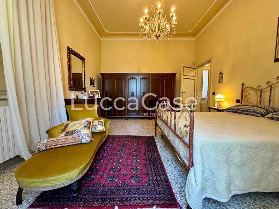 Immagine 13 di Villa in vendita  a Capannori