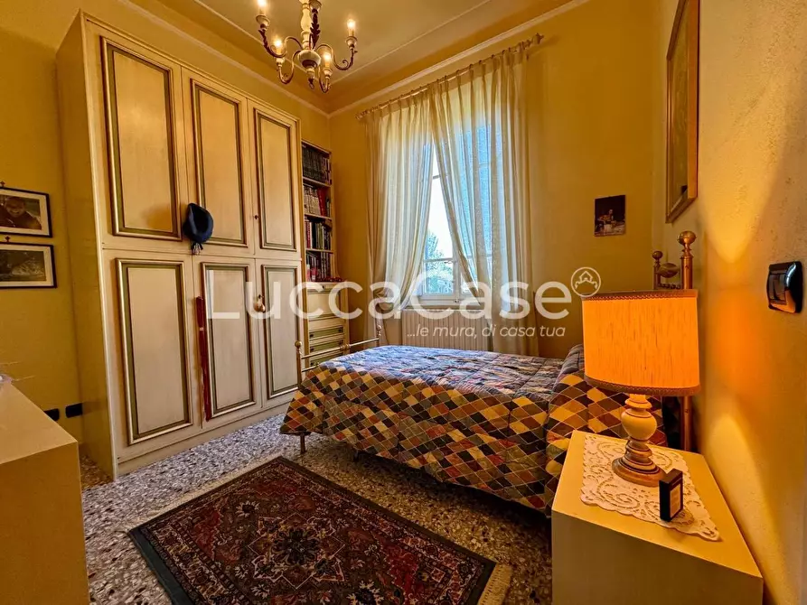 Immagine 7 di Villa in vendita  a Capannori