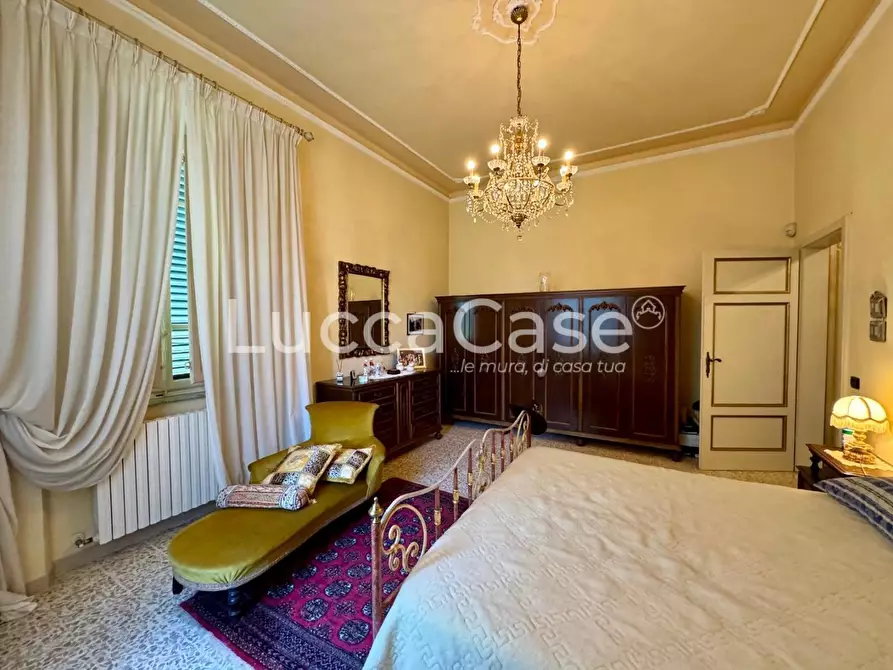 Immagine 12 di Villa in vendita  a Capannori