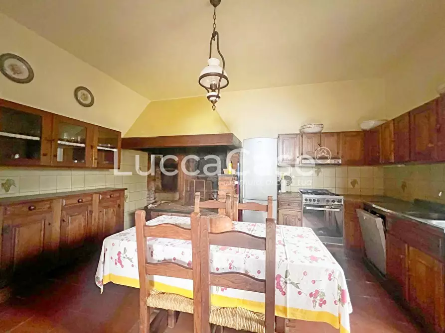 Immagine 43 di Casa colonica in vendita  a Camaiore