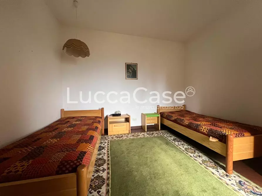 Immagine 48 di Casa colonica in vendita  a Camaiore