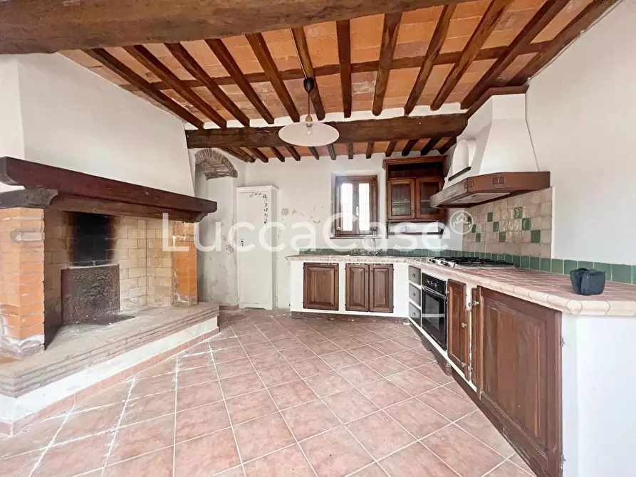 Immagine 30 di Casa colonica in vendita  a Camaiore