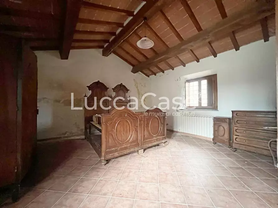 Immagine 62 di Casa colonica in vendita  a Camaiore