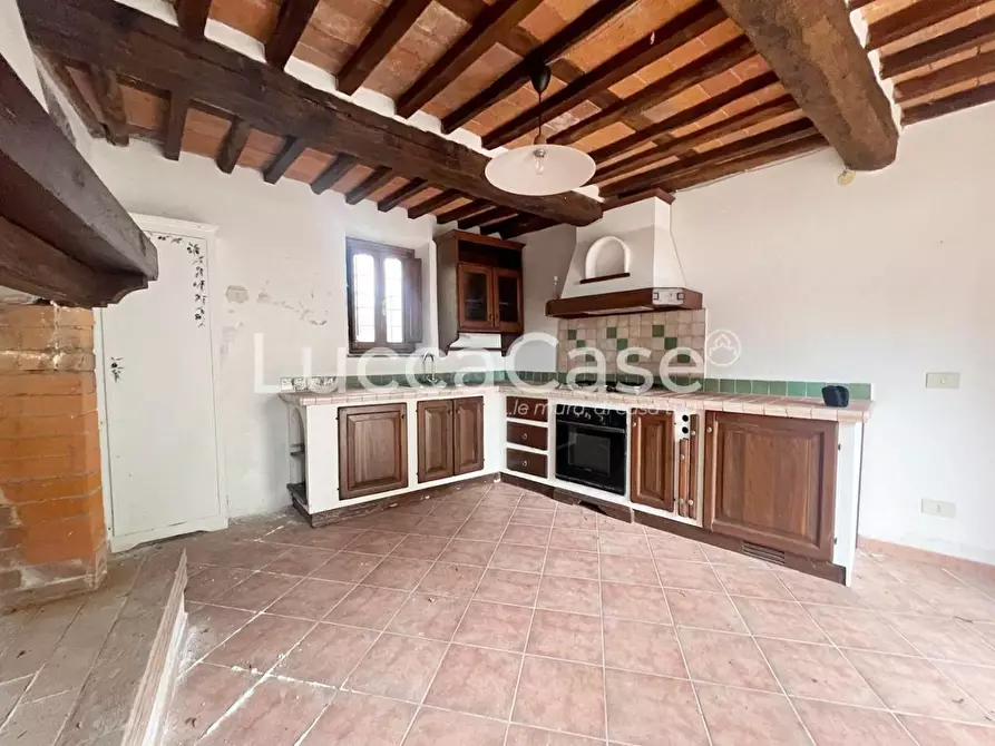 Immagine 31 di Casa colonica in vendita  a Camaiore