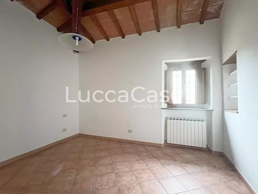 Immagine 27 di Casa colonica in vendita  a Camaiore