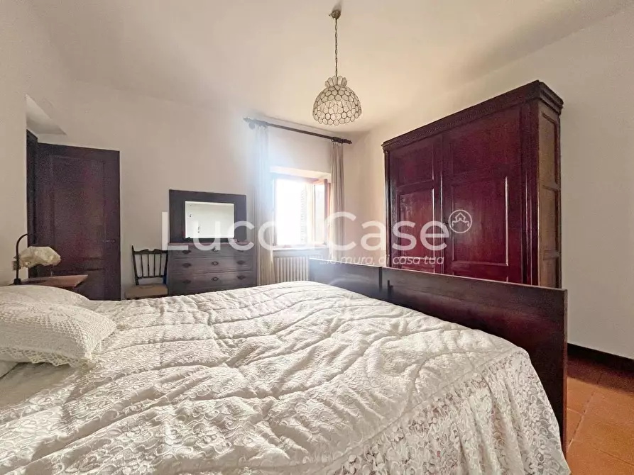 Immagine 57 di Casa colonica in vendita  a Camaiore