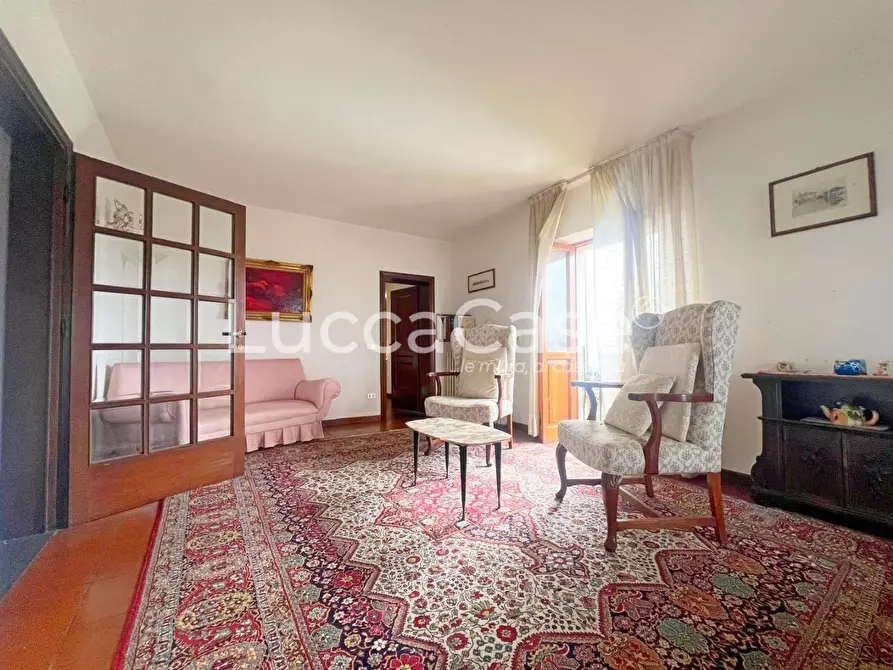 Immagine 50 di Casa colonica in vendita  a Camaiore