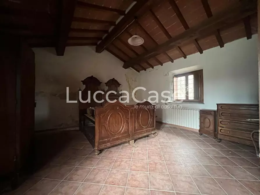Immagine 39 di Casa colonica in vendita  a Camaiore