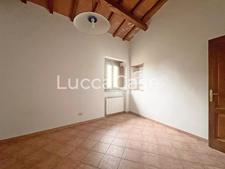 Immagine 28 di Casa colonica in vendita  a Camaiore