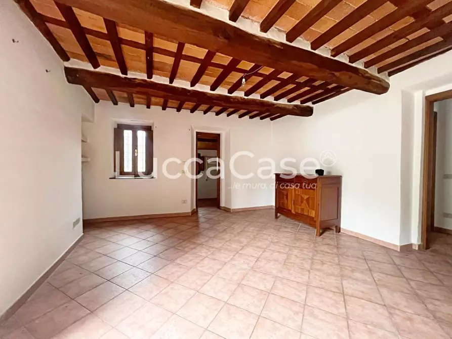 Immagine 25 di Casa colonica in vendita  a Camaiore