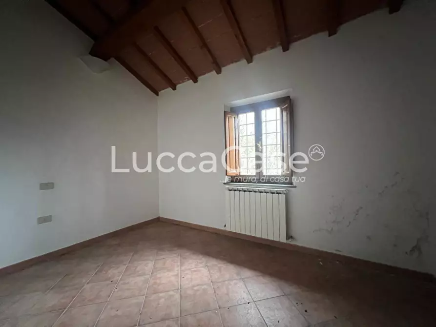 Immagine 37 di Casa colonica in vendita  a Camaiore