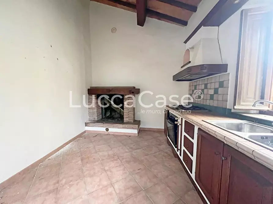 Immagine 24 di Casa colonica in vendita  a Camaiore