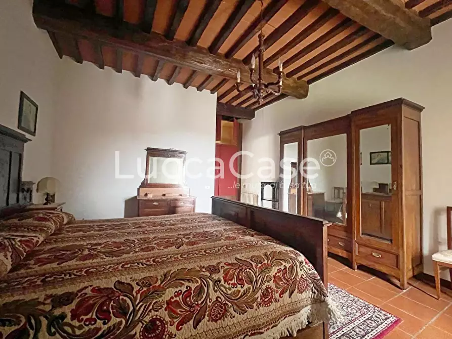 Immagine 20 di Casa colonica in vendita  a Camaiore