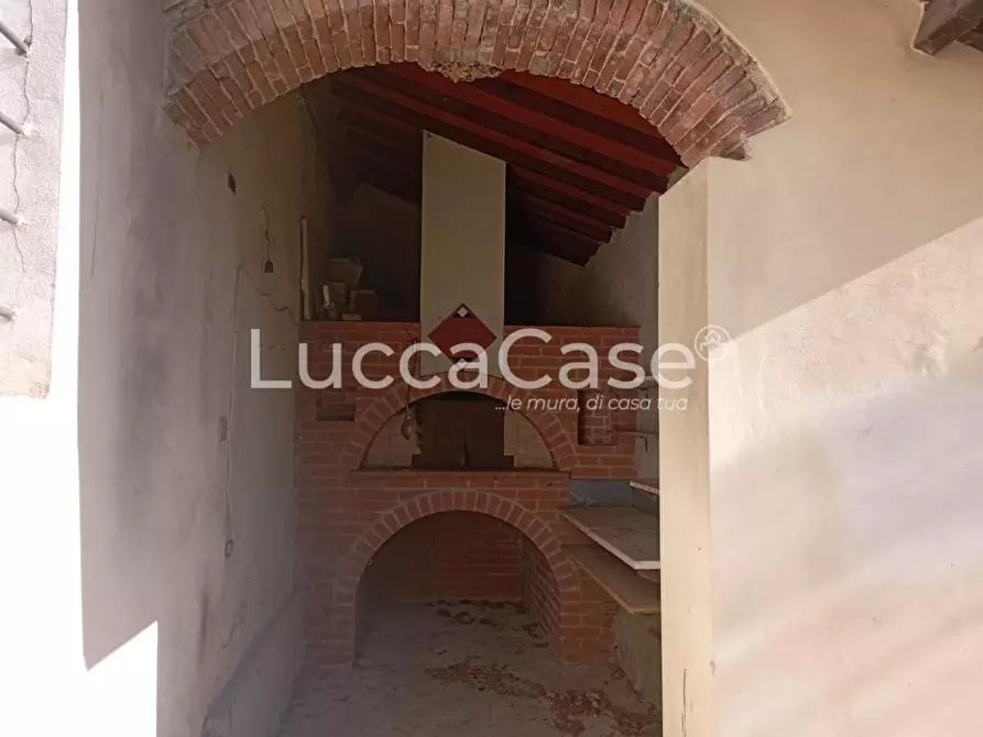 Immagine 6 di Casa colonica in vendita  a Camaiore