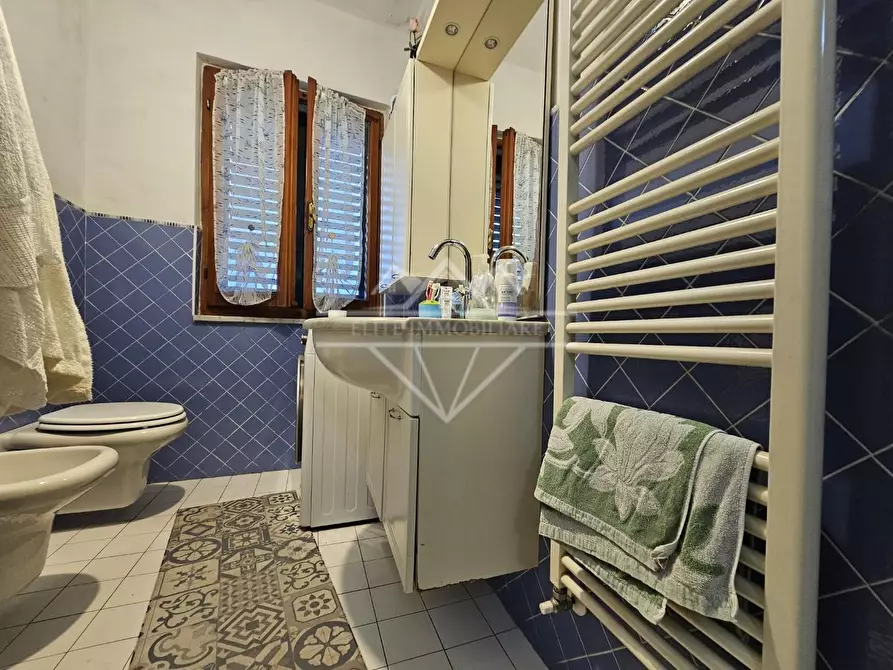 Immagine 15 di Appartamento in vendita  a Massa