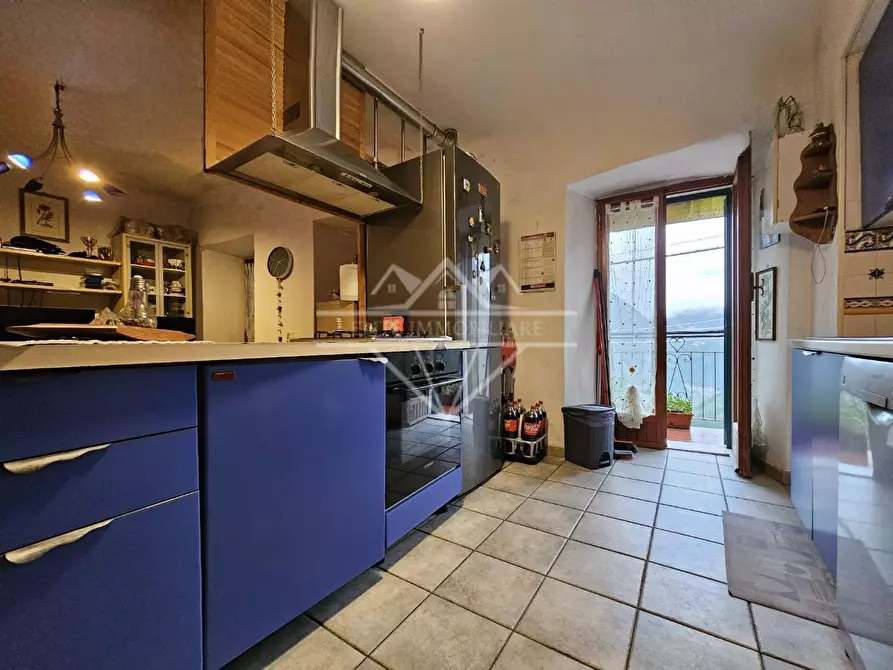 Immagine 2 di Appartamento in vendita  a Massa