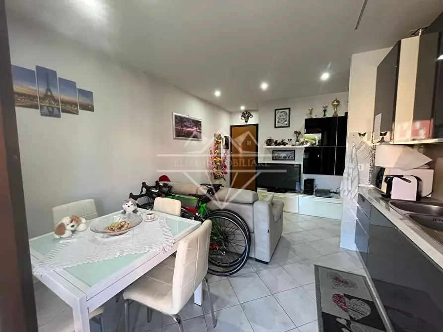 Immagine 2 di Appartamento in vendita  a Ortonovo
