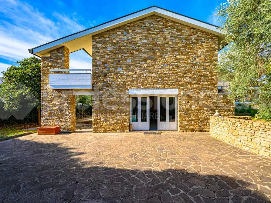 Immagine 3 di Villa in vendita  a Casciana Terme Lari