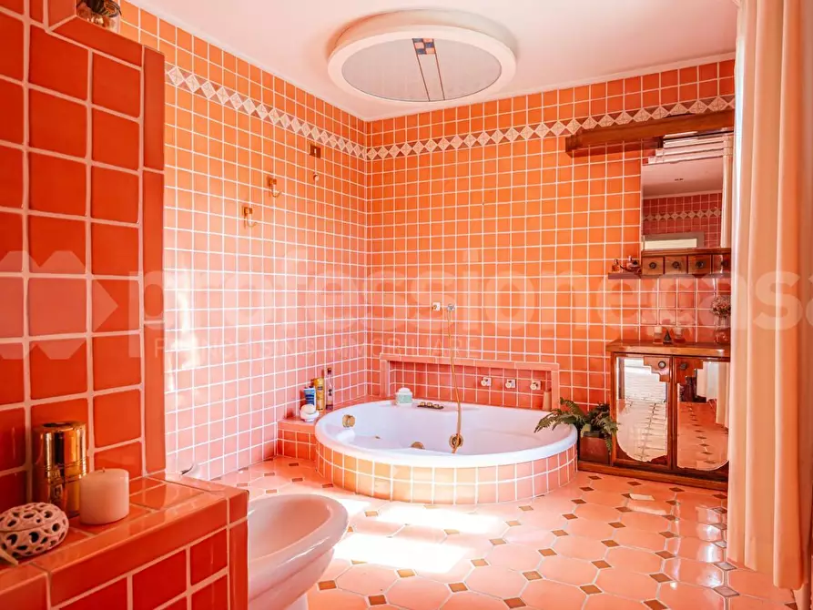 Immagine 22 di Villa in vendita  a Casciana Terme Lari