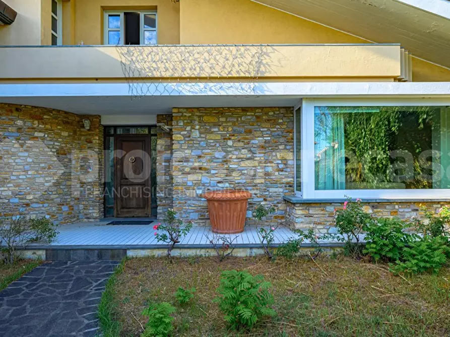 Immagine 4 di Villa in vendita  a Casciana Terme Lari