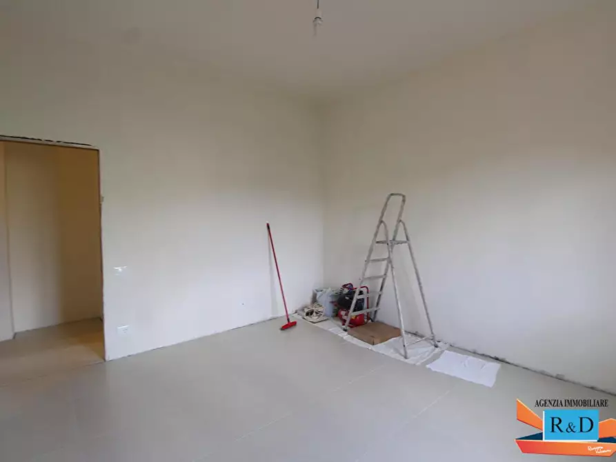 Immagine 11 di Appartamento in vendita  a Colle Di Val D'elsa