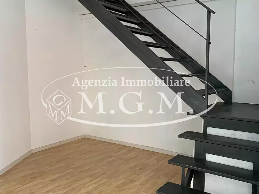 Immagine 7 di Locale commerciale in affitto  a Pontedera