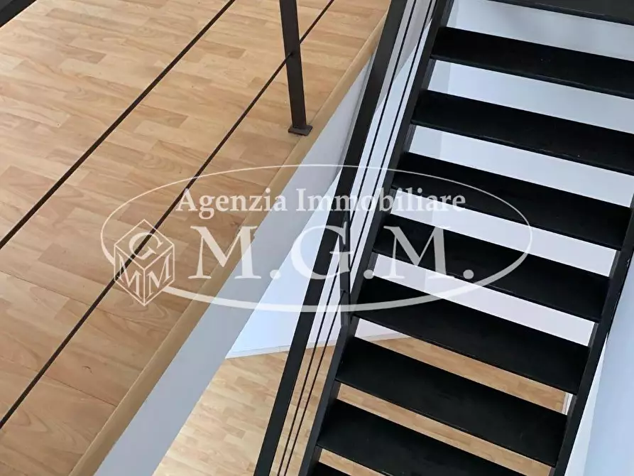 Immagine 6 di Locale commerciale in affitto  a Pontedera